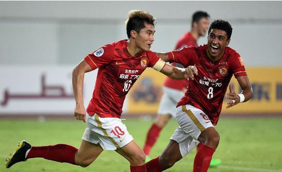 某右投在季 某右投在季