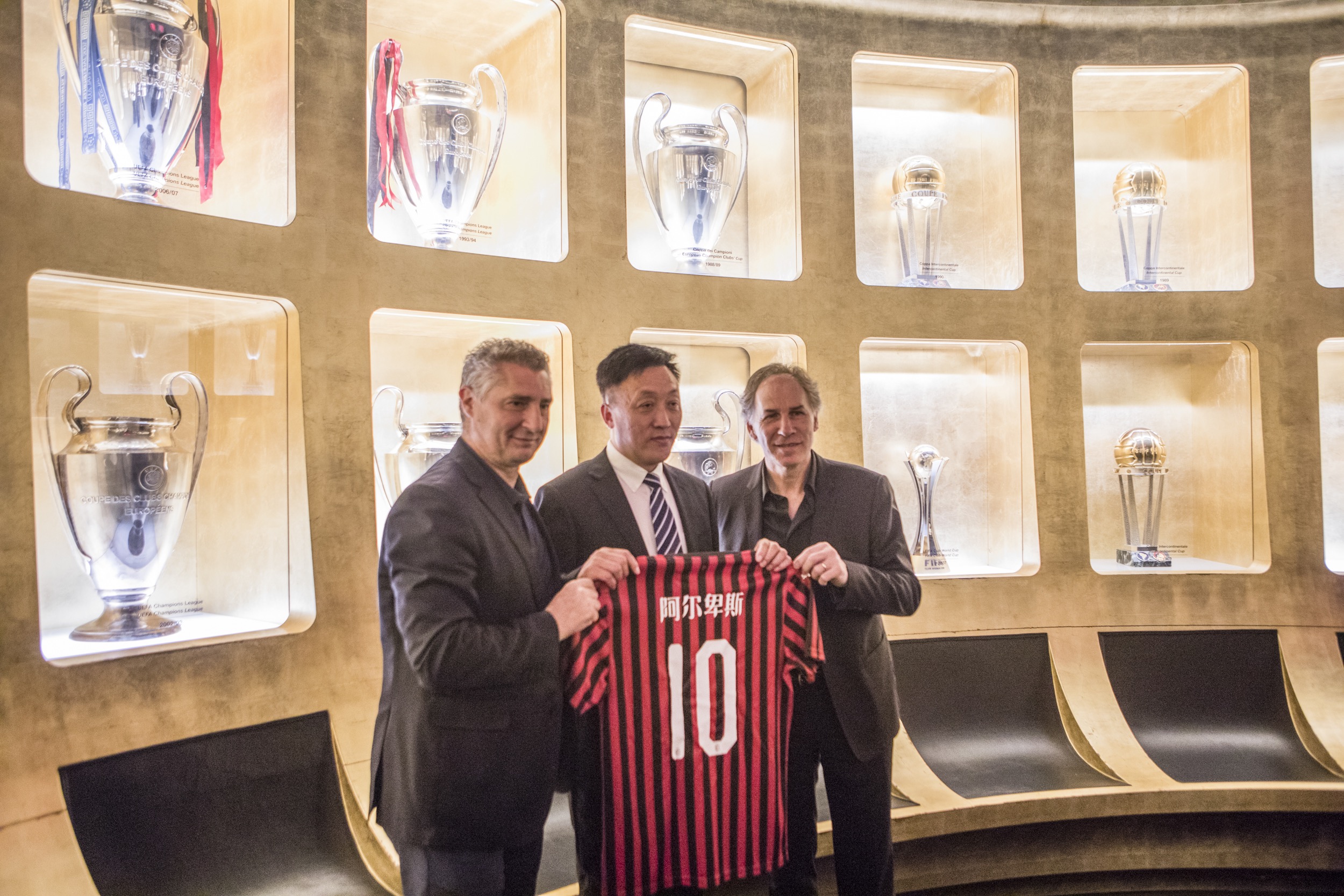 许多玩家据 许多玩家据